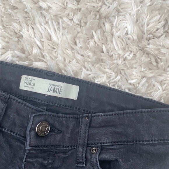 Ripped black TopShop Jamie Jeans - Picture 2 of 2